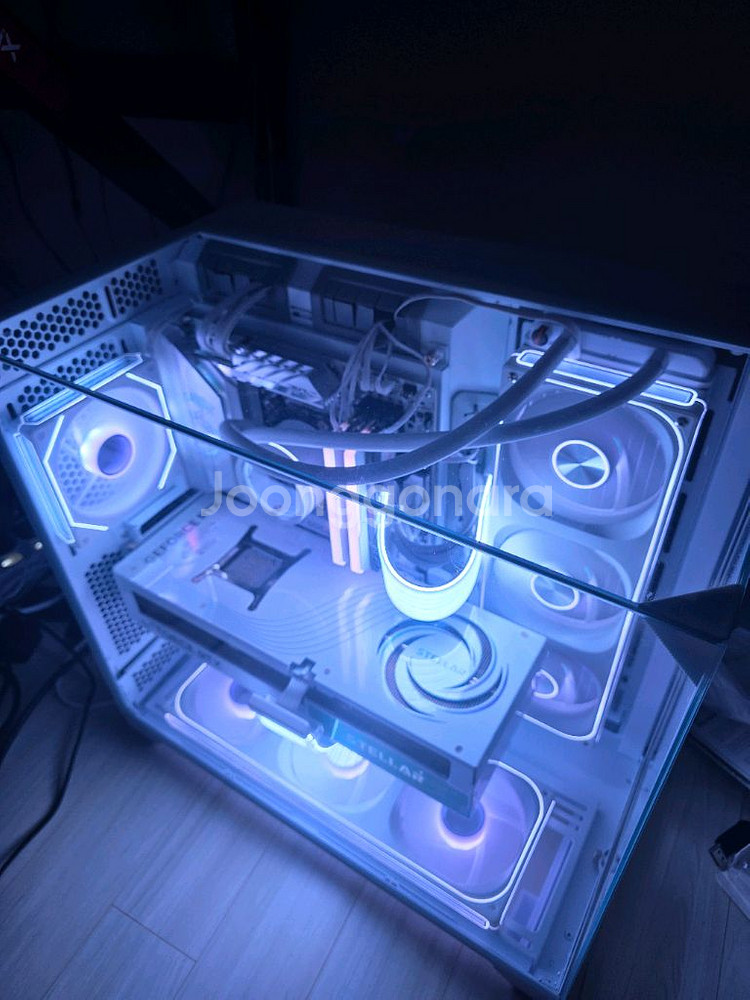 라이젠9 9950X3d rtx5090 리안리비전--1