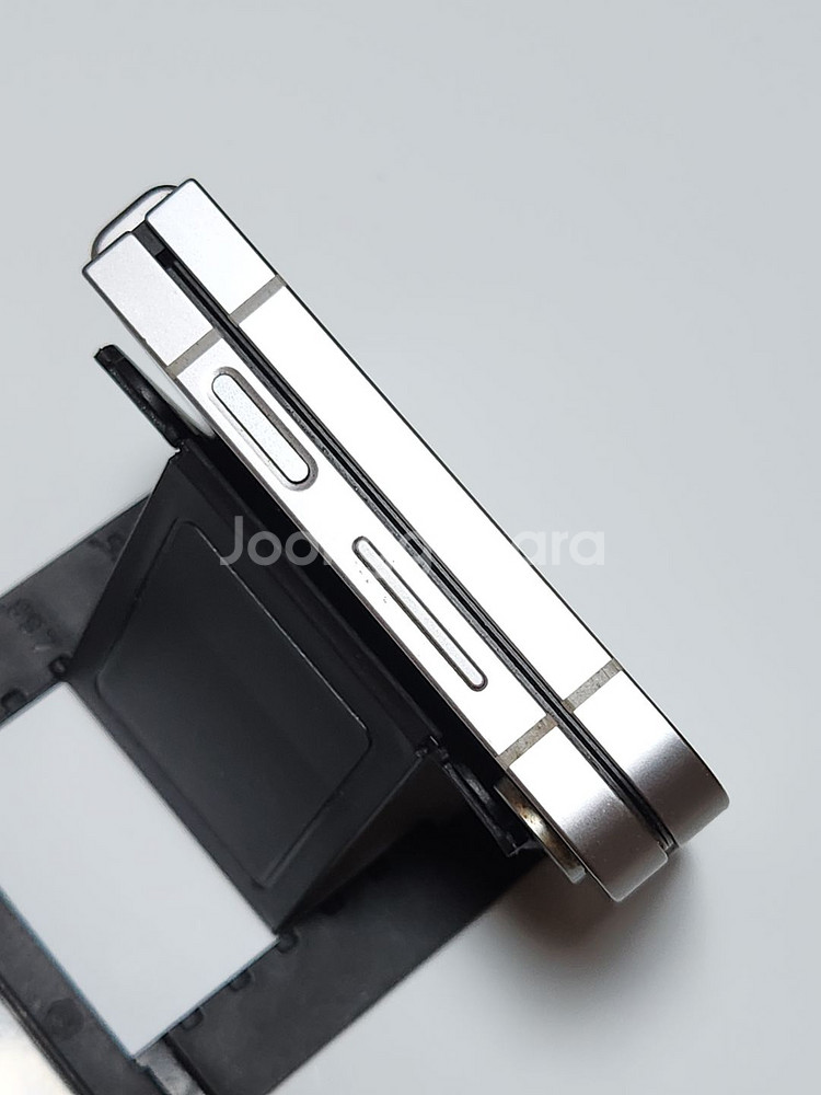갤럭시Z플립6 256G 무잔상 그레이 55173--7