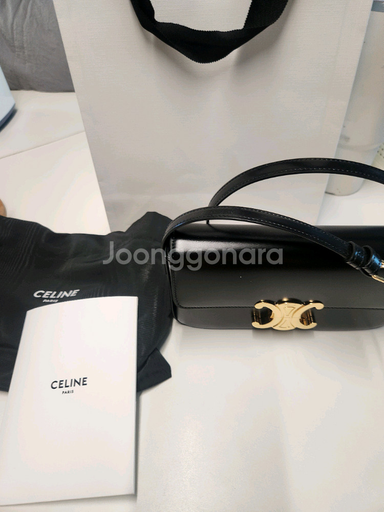 셀린느 트리옹프 숄더백 검정 (미착용)--0