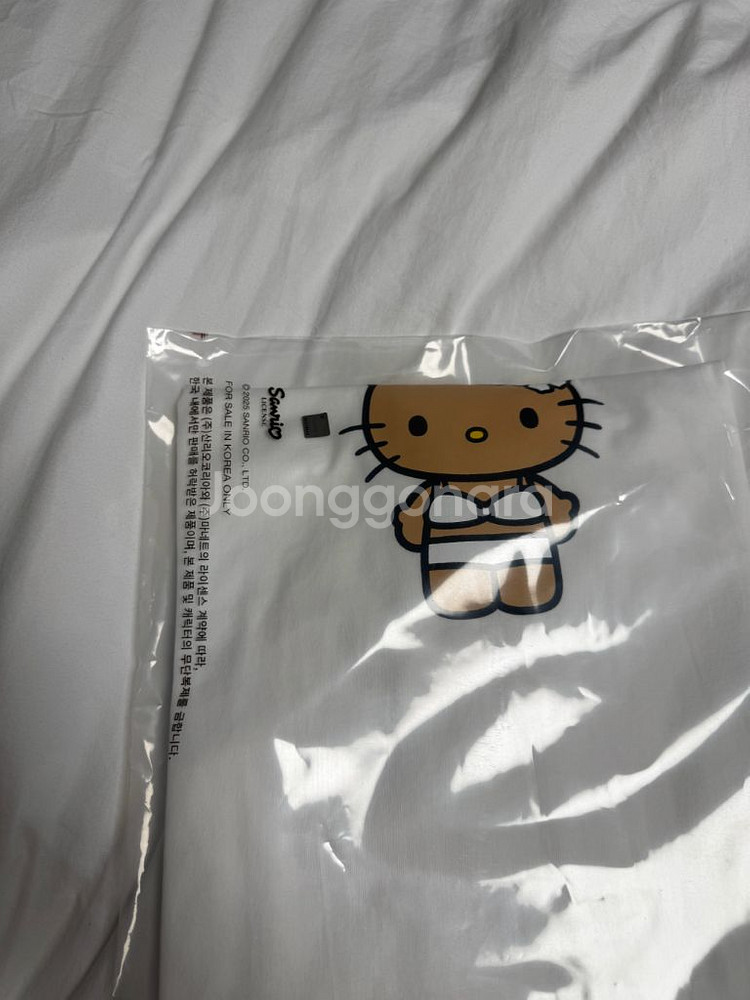 (새상품) 파르벵x태닝 헬로키티 비키니 티셔츠 화이트--1