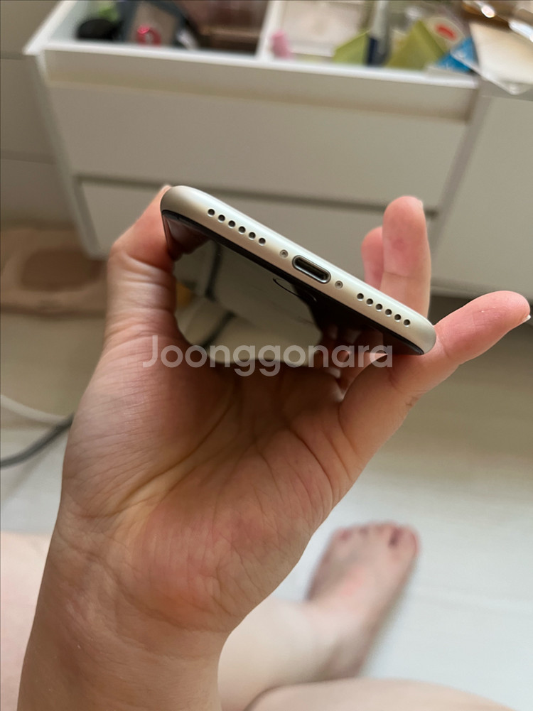 아이폰 se3 128기가 판매합니다--9