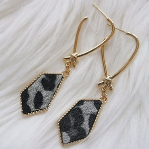 무니켈침 귀걸이