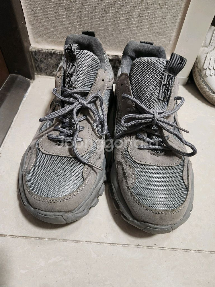 남자회색메쉬 운동화 스니커즈 265--0