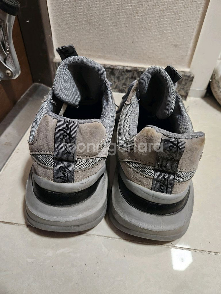 남자회색메쉬 운동화 스니커즈 265--3