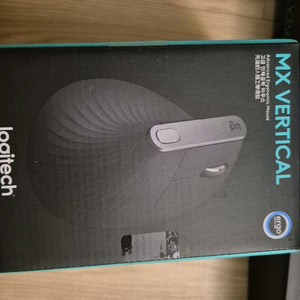 로지텍 ERGO K860 키보드와 MX VERTICAL