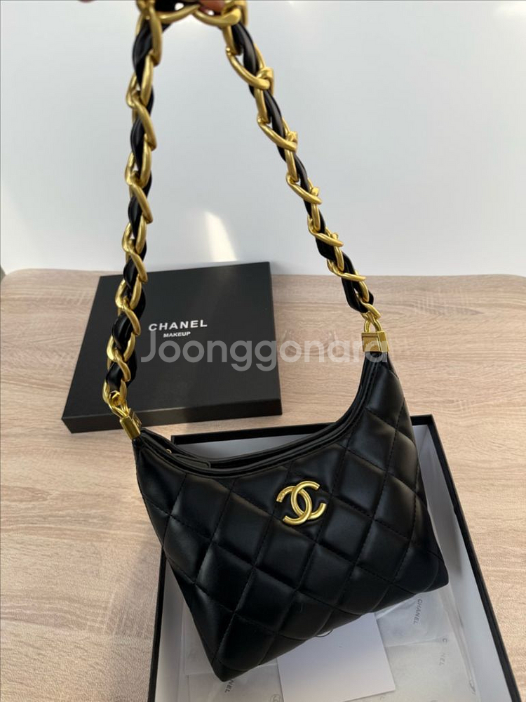 <새상품> 샤넬 뷰티 메이크업라인 호보가방--7