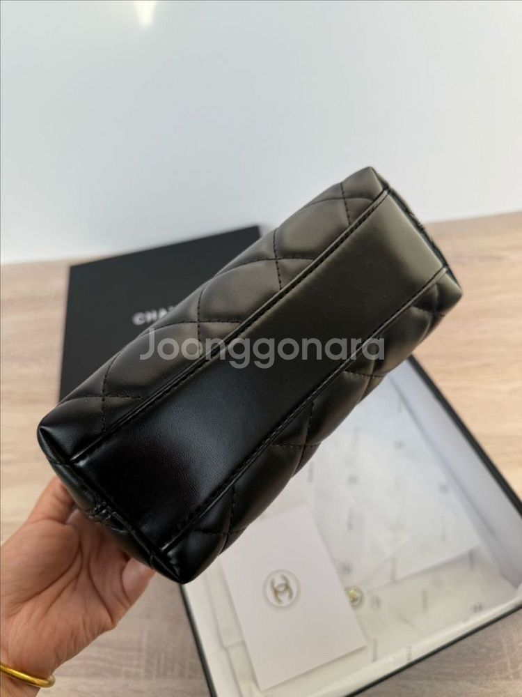 <새상품> 샤넬 뷰티 메이크업라인 호보가방--3