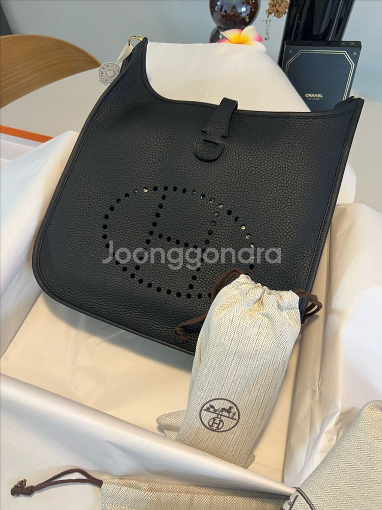 에블린 PM 누아+골드 하드웨어 새상품 네고 가능--2