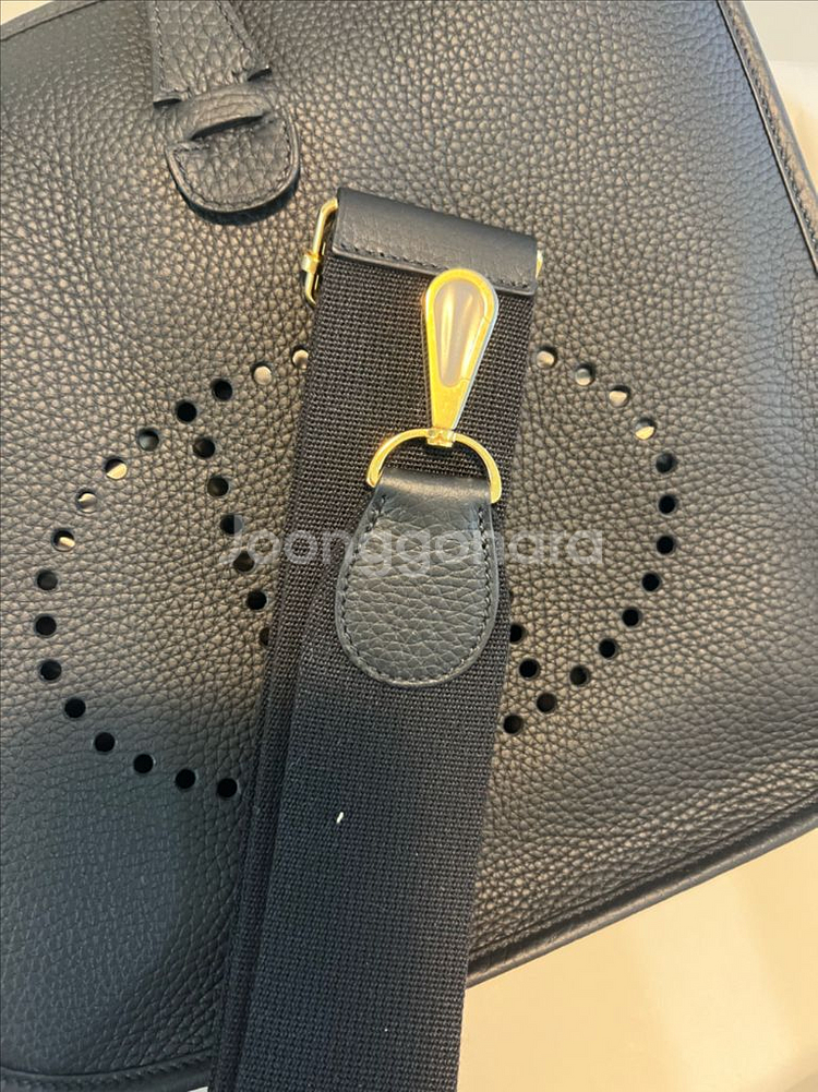 에블린 PM 누아+골드 하드웨어 새상품 네고 가능--3
