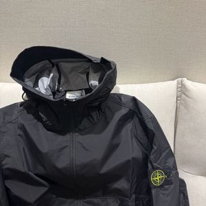 스톤 바람막이
