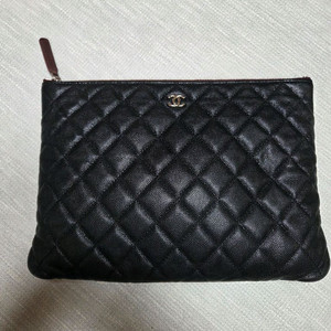 샤넬 클래식 뉴미듐 캐비어 실버