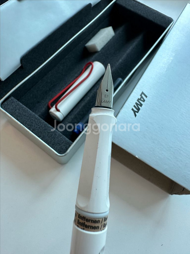 라미 사파리 만년필 화이트 레드클립--1