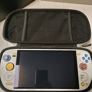 UMPC 아야네오쿤 7840u 32램 2테라 급처합니다