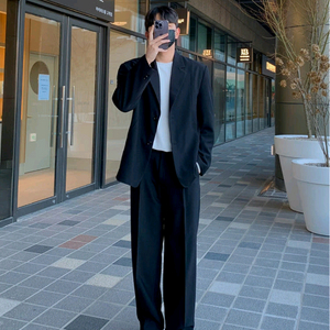 새상품 세미오버핏 남성 정장 세트 팝니다.