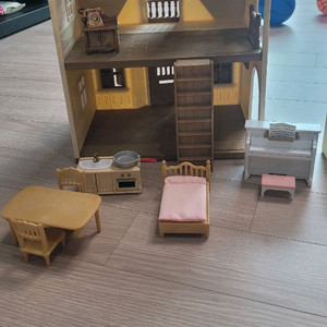 실바니안 이층집, 자동차까지