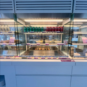 화이트 냉장쇼케이스