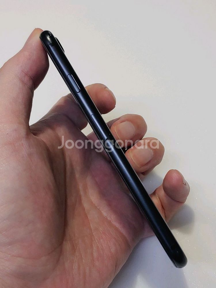 아이폰SE2 128g 블랙 15만--3