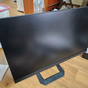 24인치 240hz 게이밍 모니터 싸게 팝니다