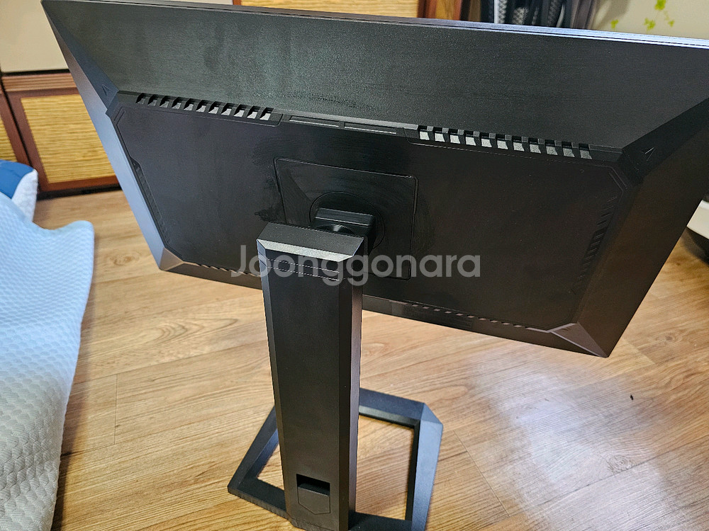 24인치 240hz 게이밍 모니터 싸게 팝니다--1