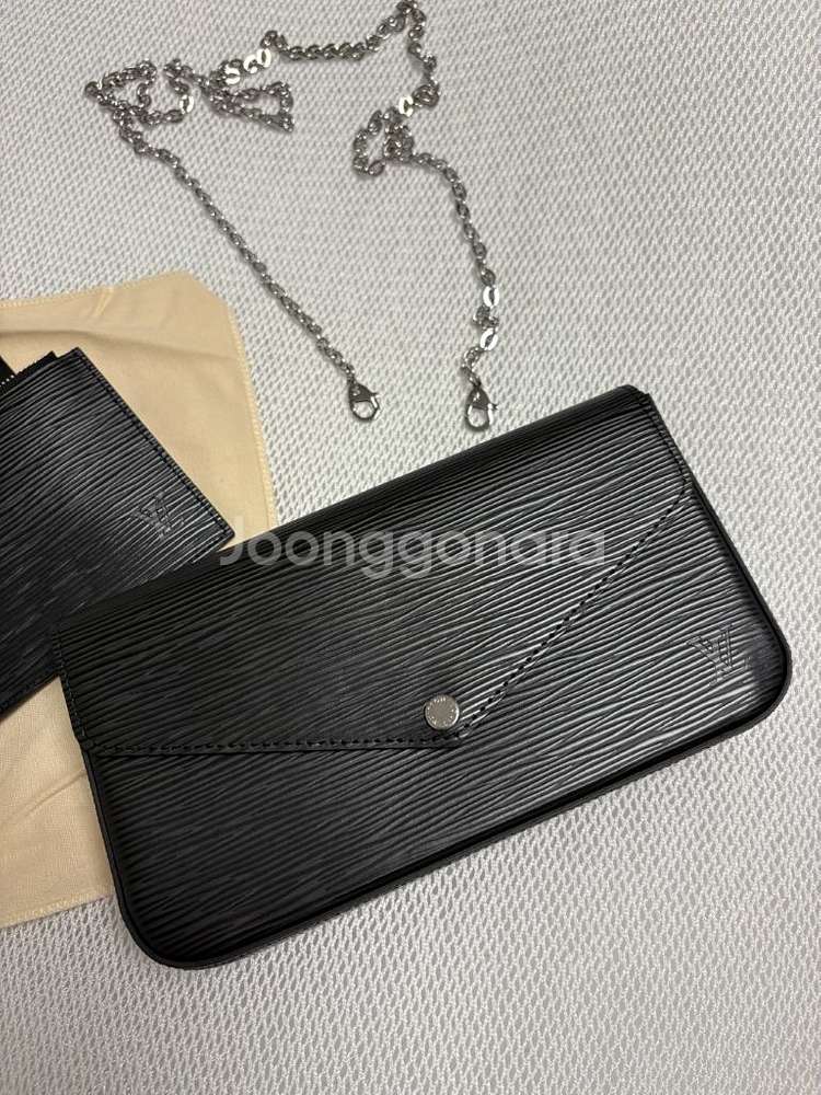 (정품/미사용) 루이비통 포쉐트펠리시 에삐 블랙--0