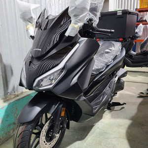 혼다 포르자350 25년식 배달 오토바이