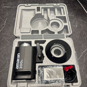 아마란 300C 조명