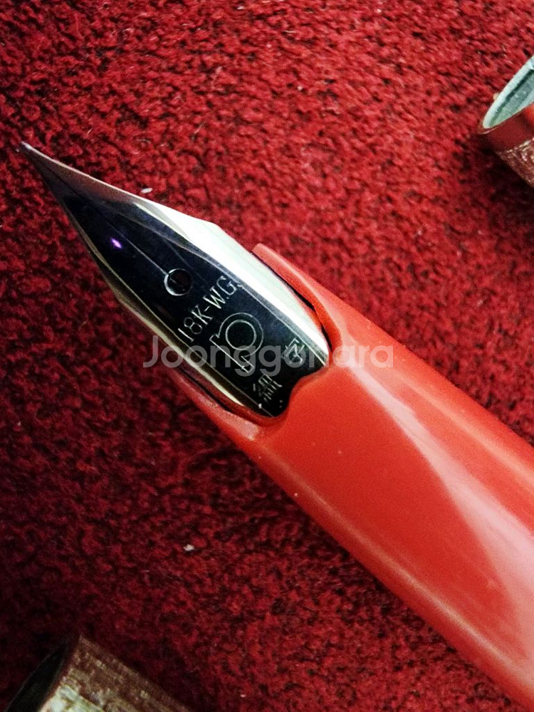 빈티지 만년필 플래티넘 실버기로쉐 레드그립 18K F닙--2