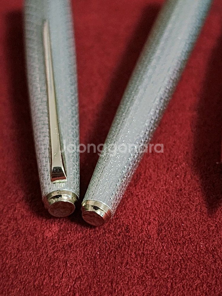 빈티지 만년필 플래티넘 실버기로쉐 레드그립 18K F닙--5