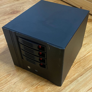 4bay nas 케이스