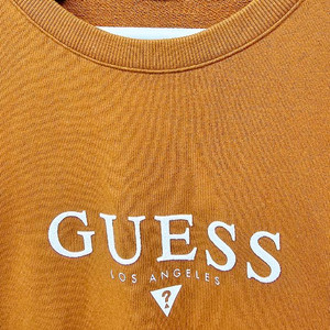 GUESS 게스 맨투맨