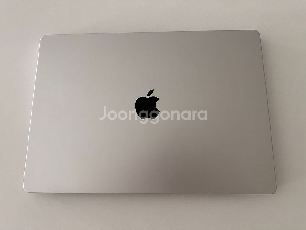 MacBook M4 Max 16 Core 128GB--0