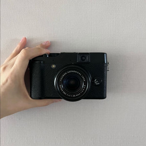 후지필름 x10