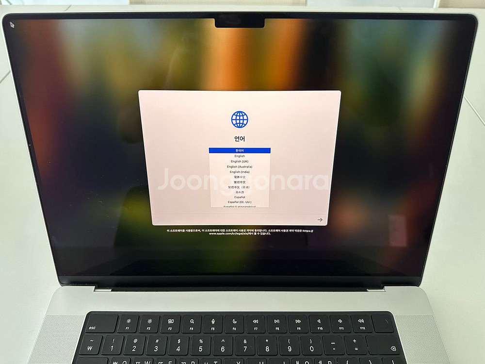 MacBook M4 Max 16 Core 128GB--1