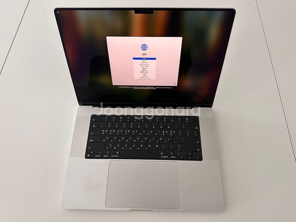 MacBook M4 Max 16 Core 128GB--4