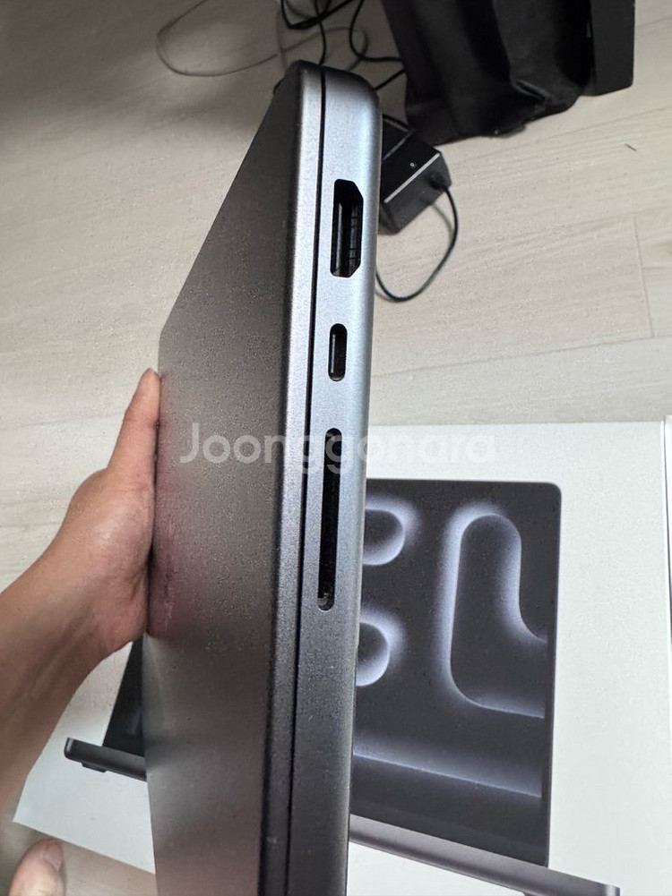 맥북프로 14 M4 기본형(16ram 512ssd)--5