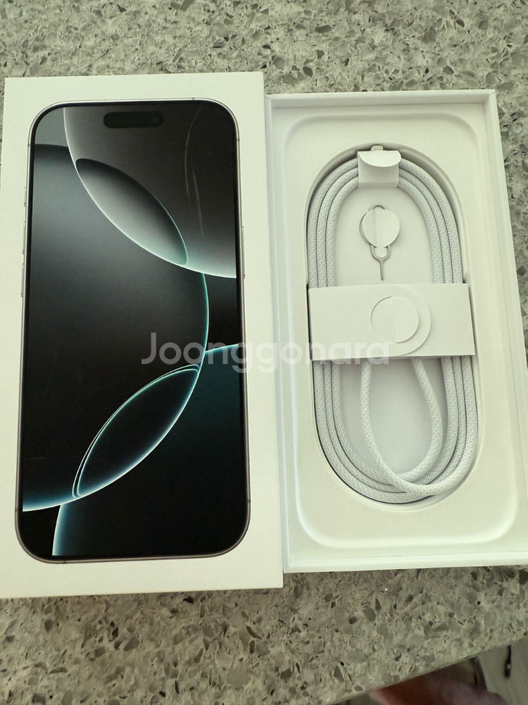 아이폰16pro 256gb 블랙 배터리 17사이클--2