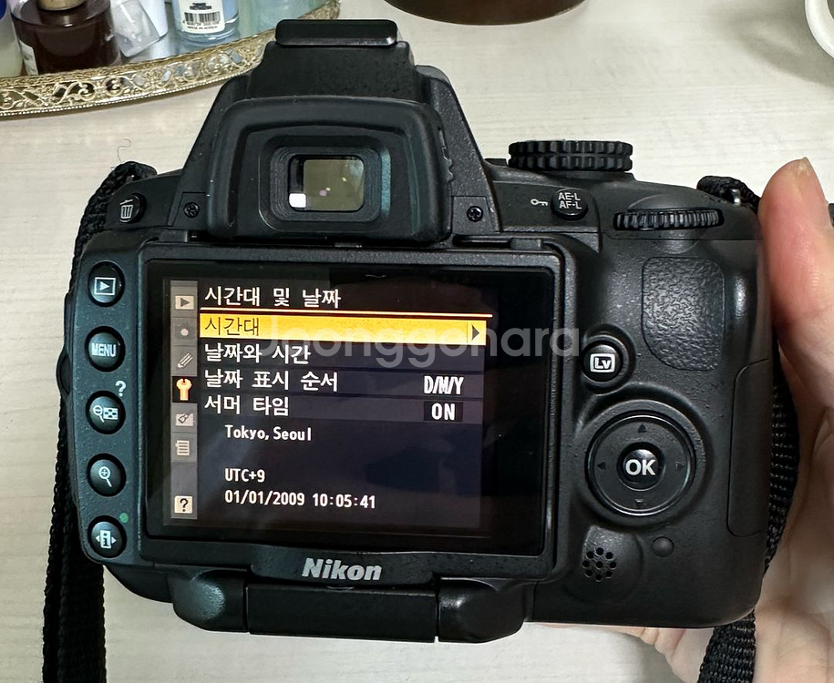 니콘 D5000 AF-S NIKKOR 35mm 1:1.--3