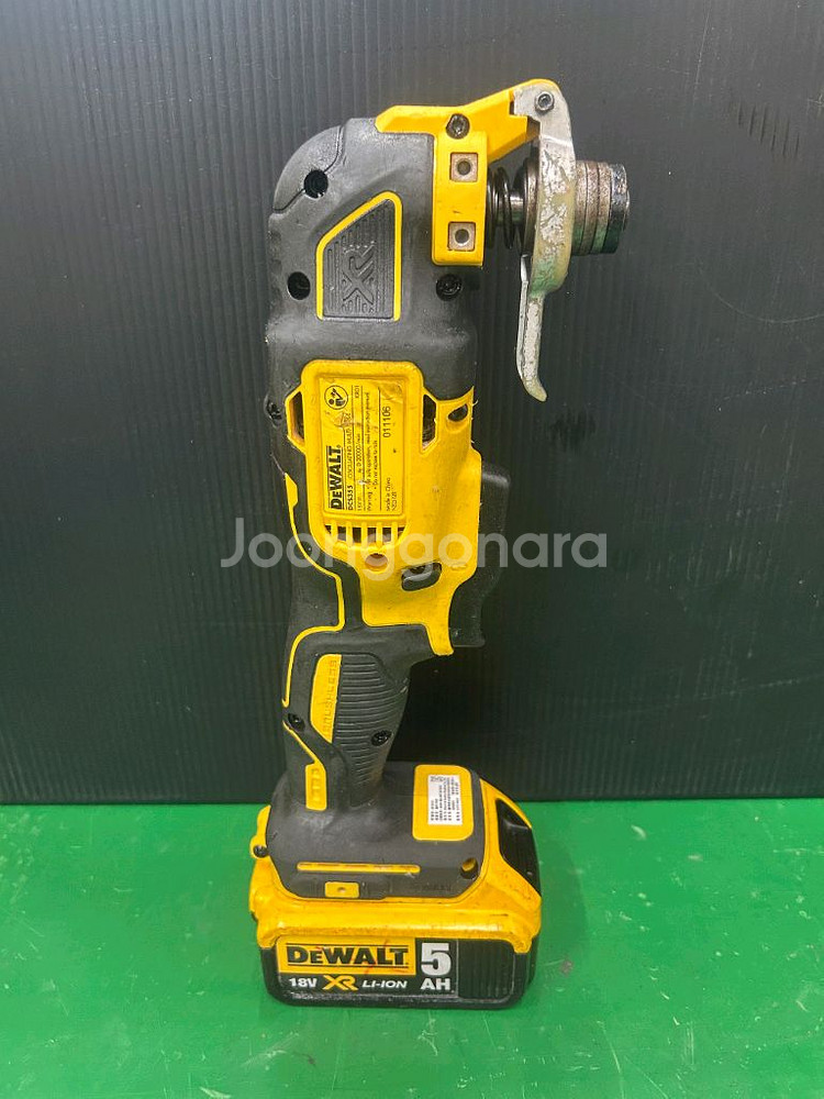 디월트 dcs355 멀티커터 배터리포함--3