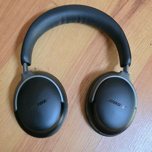 Bose QC Ultra 헤드폰 팝니다.