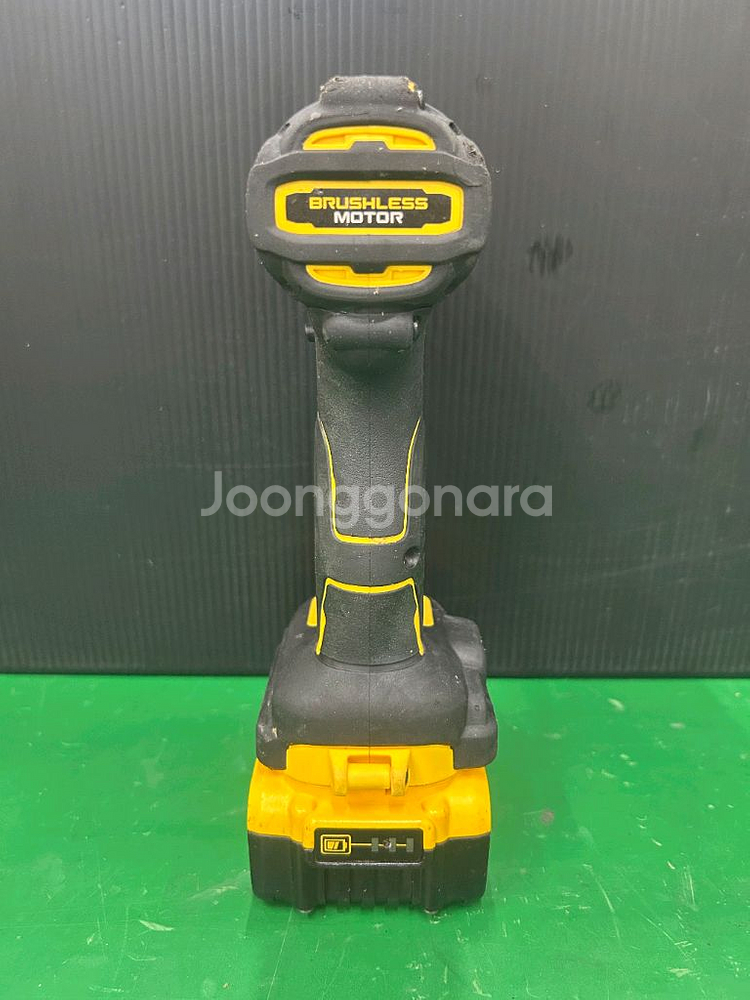 디월트 충전임팩 드라이버 DCF845 배터리포함--1