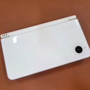닌텐도 dsi LL 판매합니다.