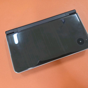 닌텐도 dsi LL 판매합니다.
