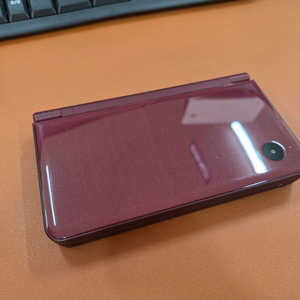 닌텐도 dsi LL 판매합니다.