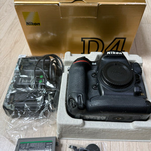 니콘 D4 DSLR 카메라