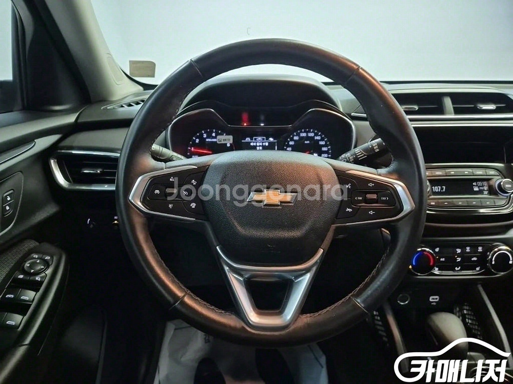 [쉐보레]트레일블레이저 2WD 1.2 터보 가솔린 LT--8