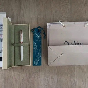 피에르가르뎅 그랜드아쿠아 만년필 EF촉 판매합니다.