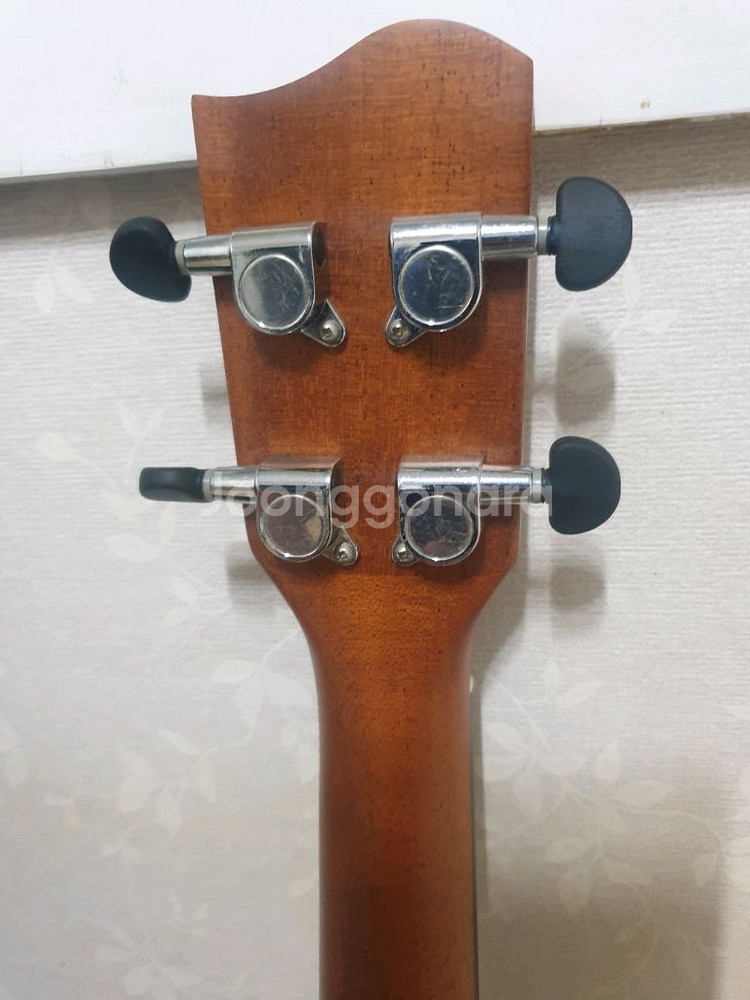 루아우 우클렐레 LU25C--4