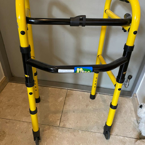 유아용 어린이용 재활치료 접이식 바퀴 워커 보행 보조기