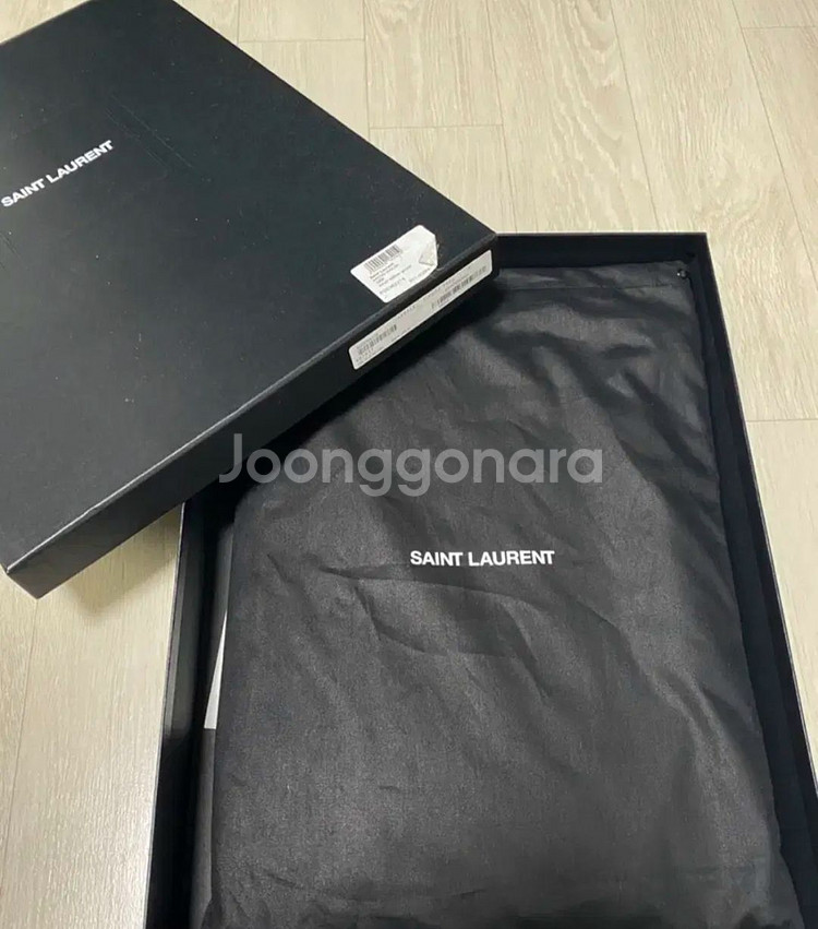 정품 생로랑 YSL 모노 파우치 금장 블랙--2