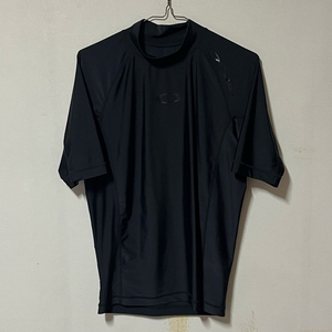 오클리 래쉬가드 L